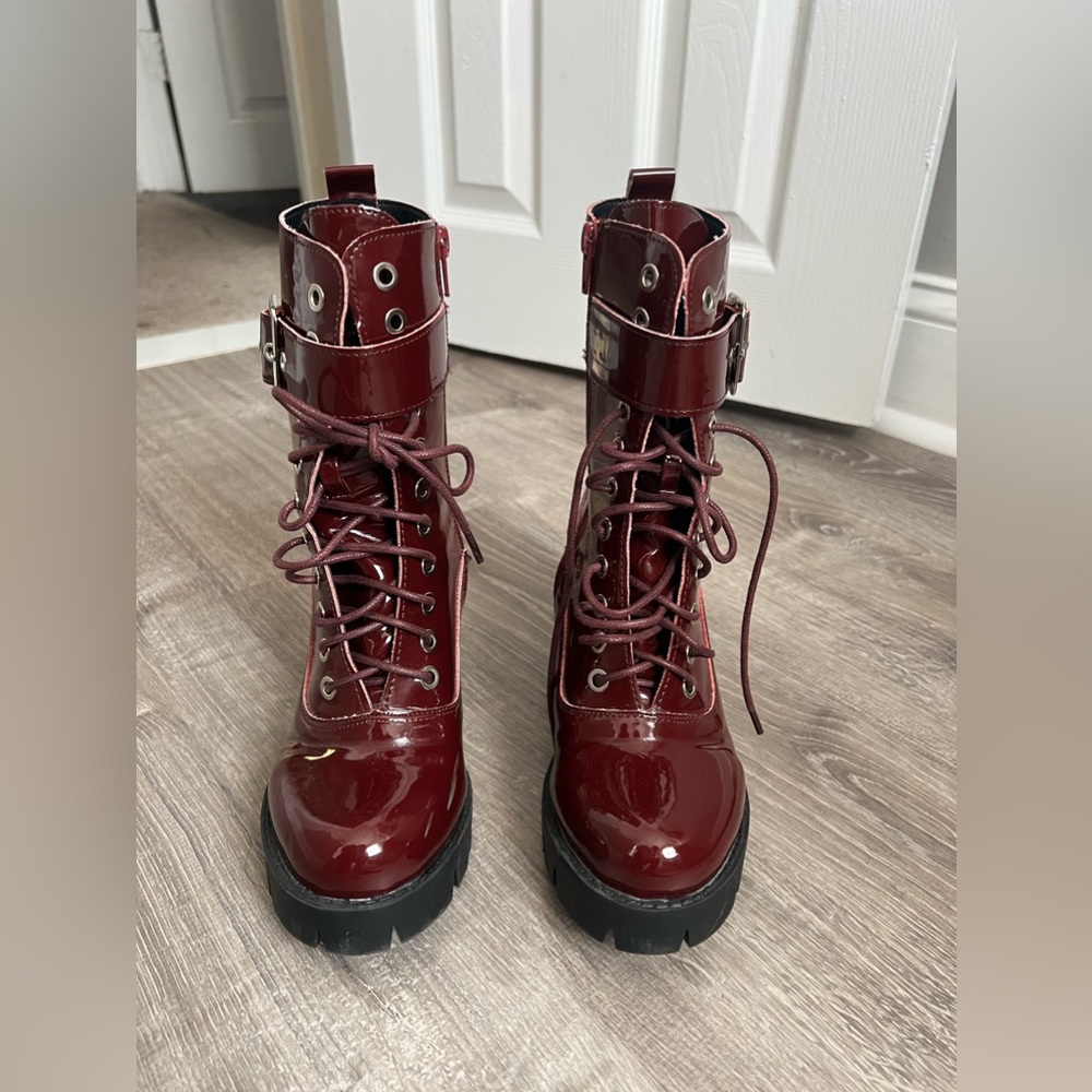 BRAND NEW NEVER WORN CHUNKY BOOTS